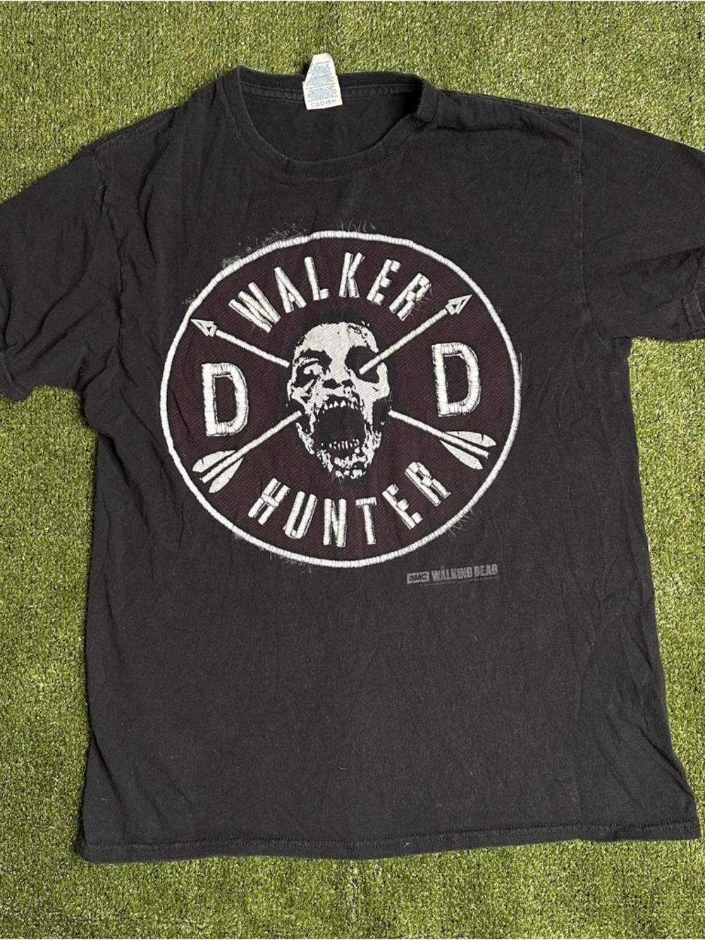 TWD the walking dead 2014 walker hunter shirt medium